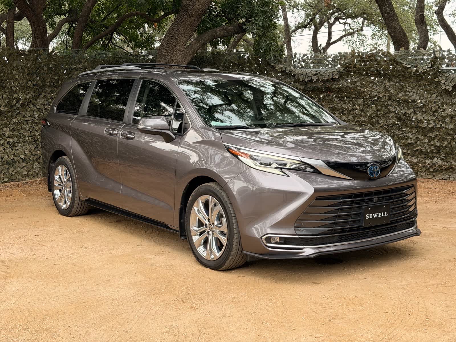 Used 2022 Predawn Gray Mica Toyota Platinum image 7