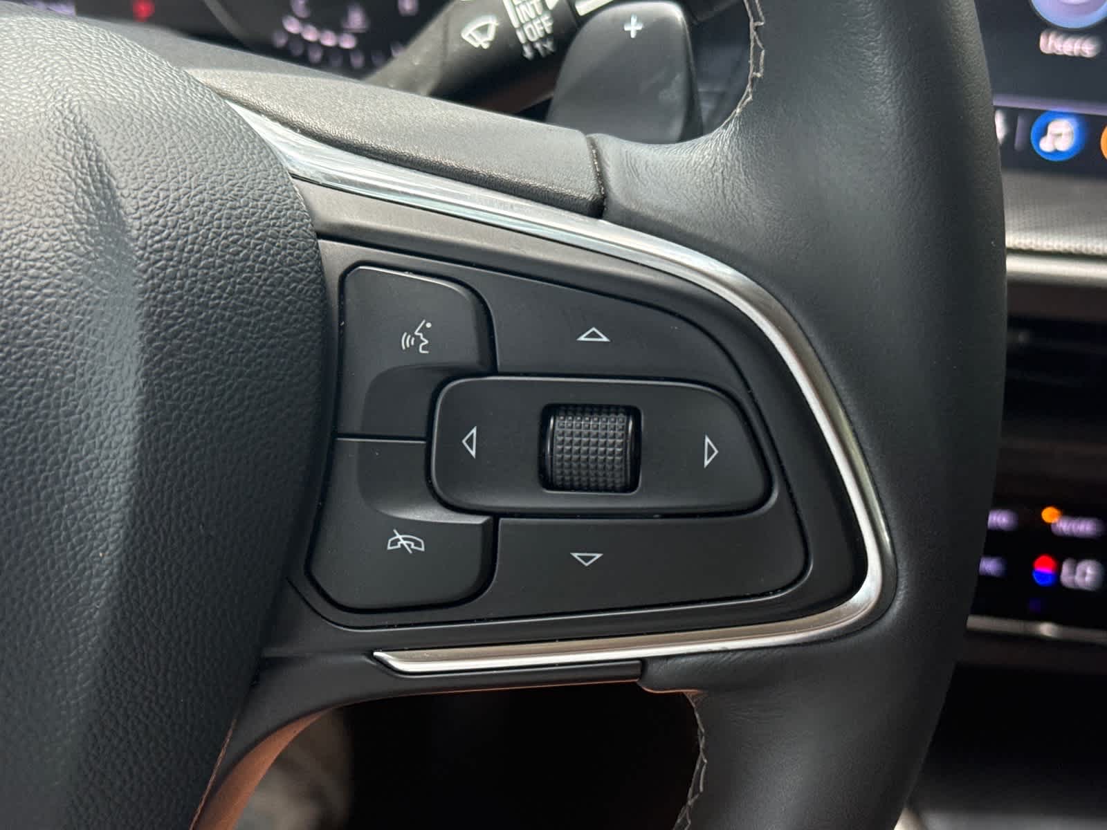 Used 2021 Satin Steel Metallic Buick Essence image 23