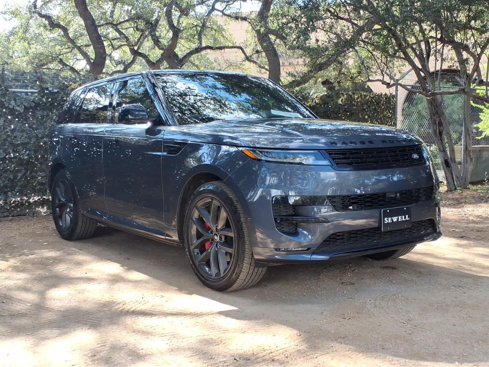 Used 2024  Land Rover Dynamic SE image 6