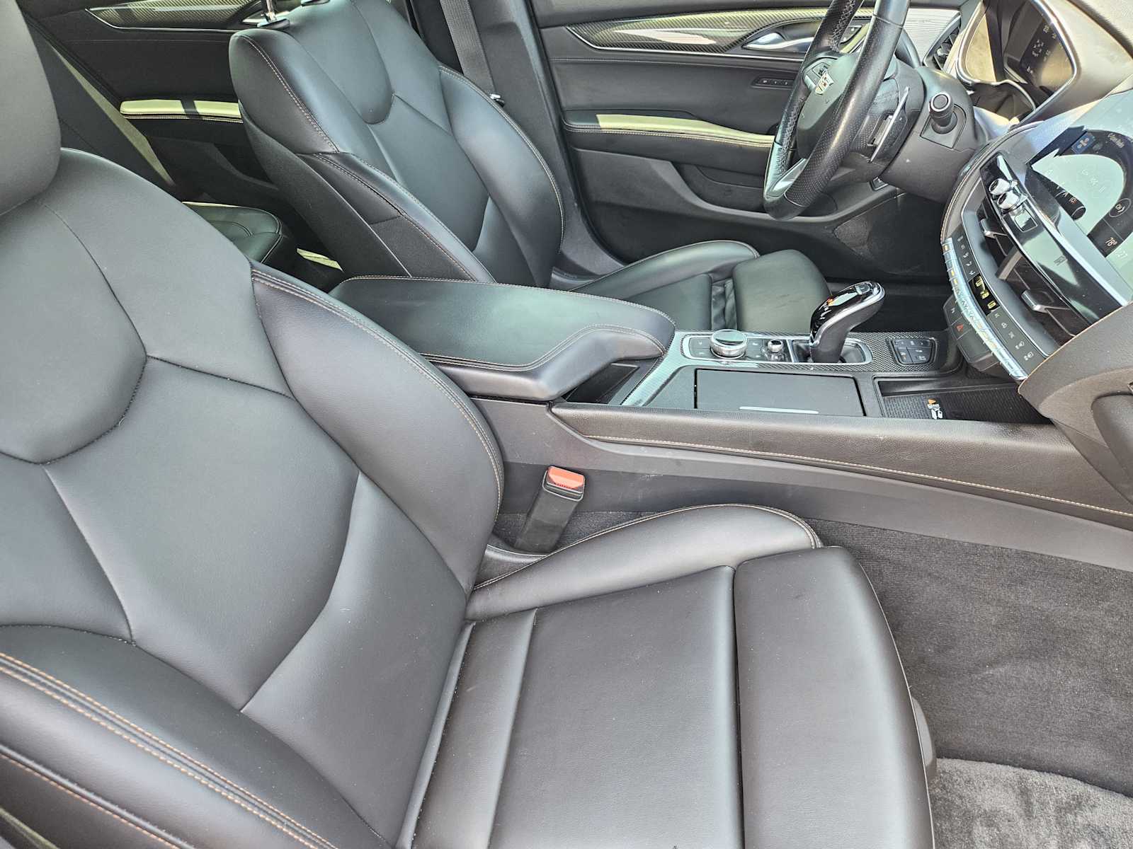 Used 2021 Wave Metallic Cadillac Sport image 13