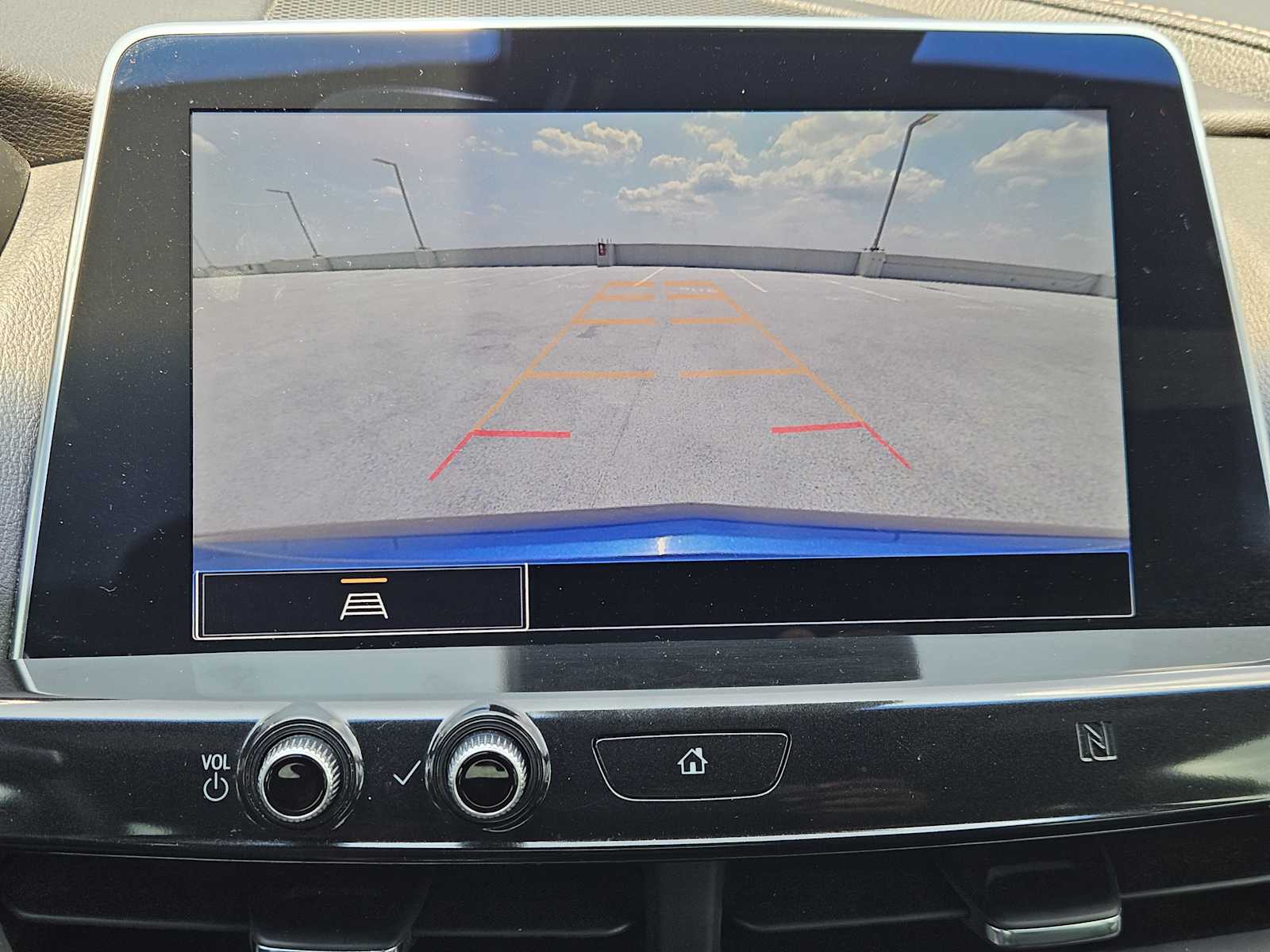 Used 2021 Wave Metallic Cadillac Sport image 17