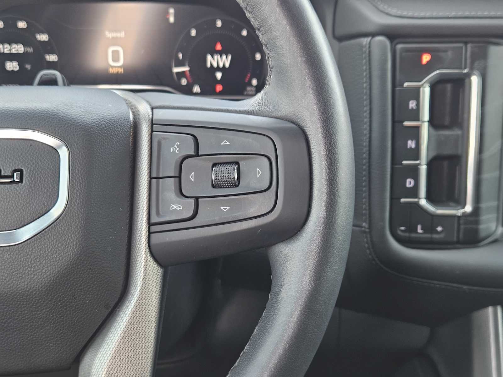 Used 2023 White Frost Tricoat GMC Denali image 28