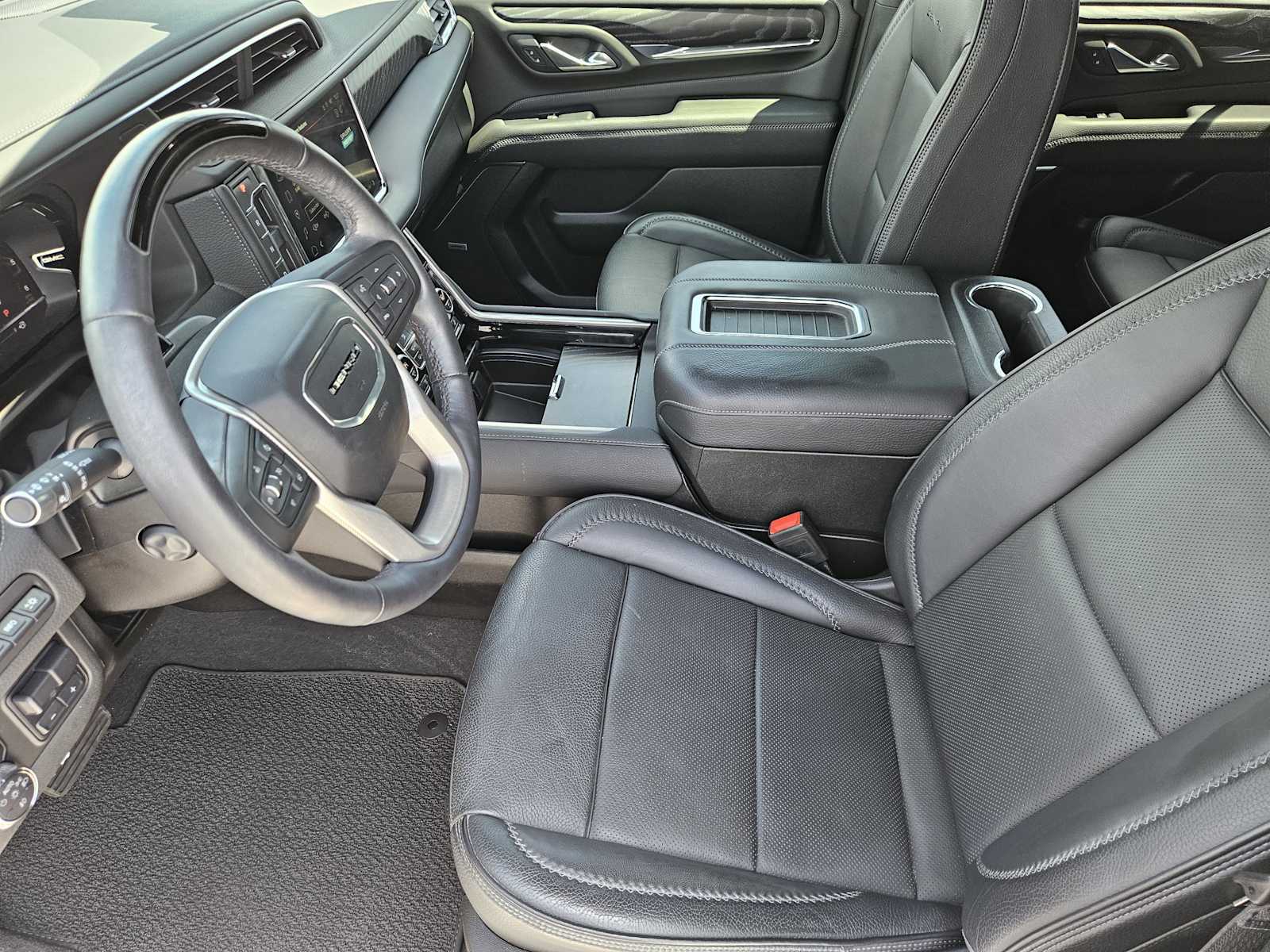 Used 2023 White Frost Tricoat GMC Denali image 12