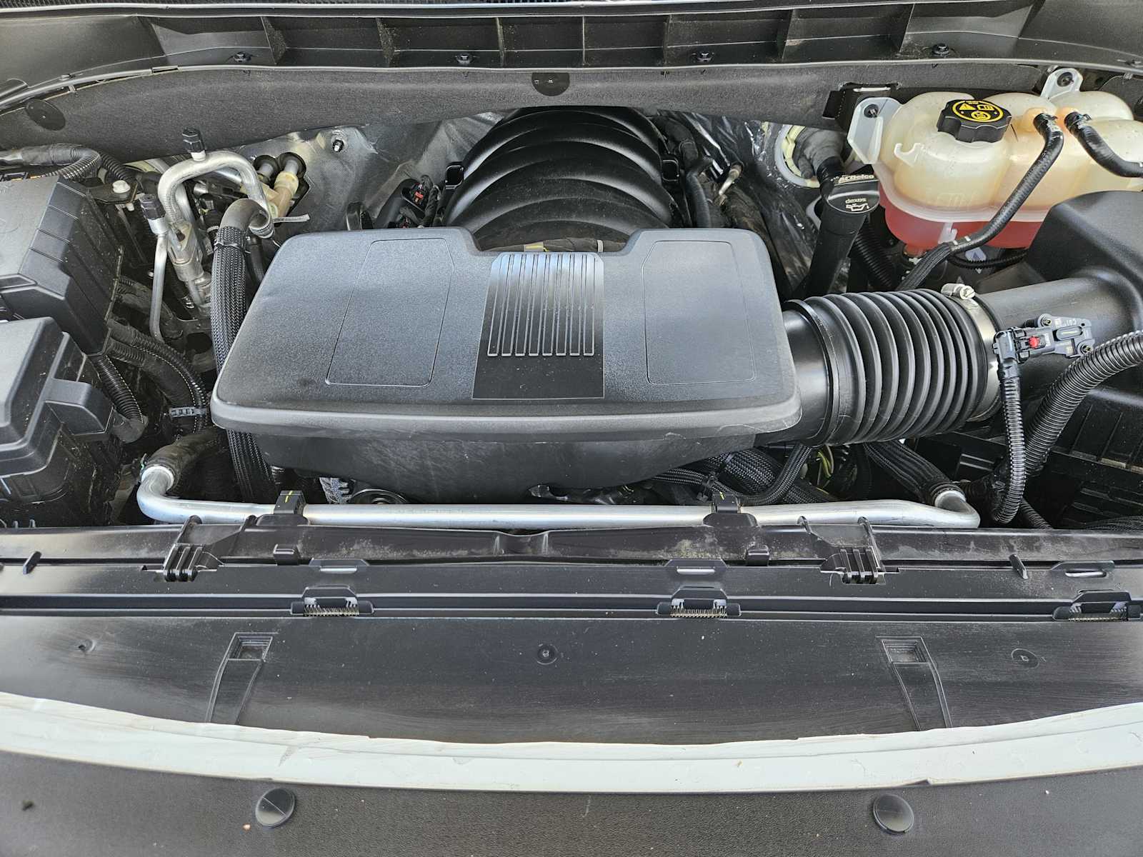 Used 2023 White Frost Tricoat GMC Denali image 32