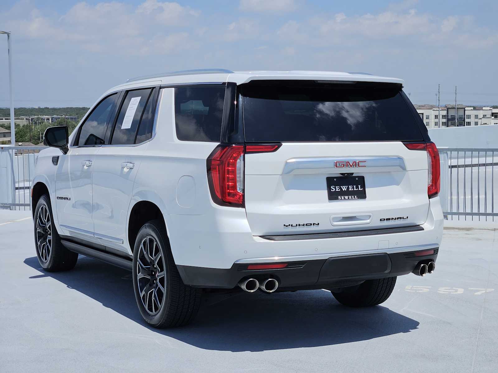 Used 2023 White Frost Tricoat GMC Denali image 7