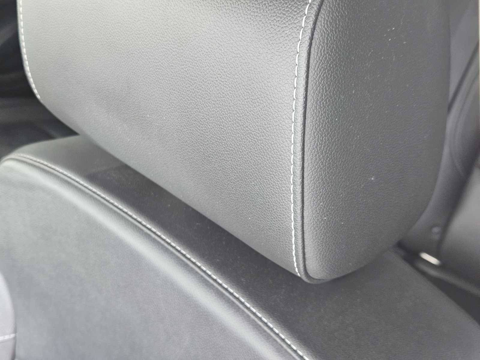 Used 2018 Iridescent Pearl Tricoat Chevrolet LT image 14