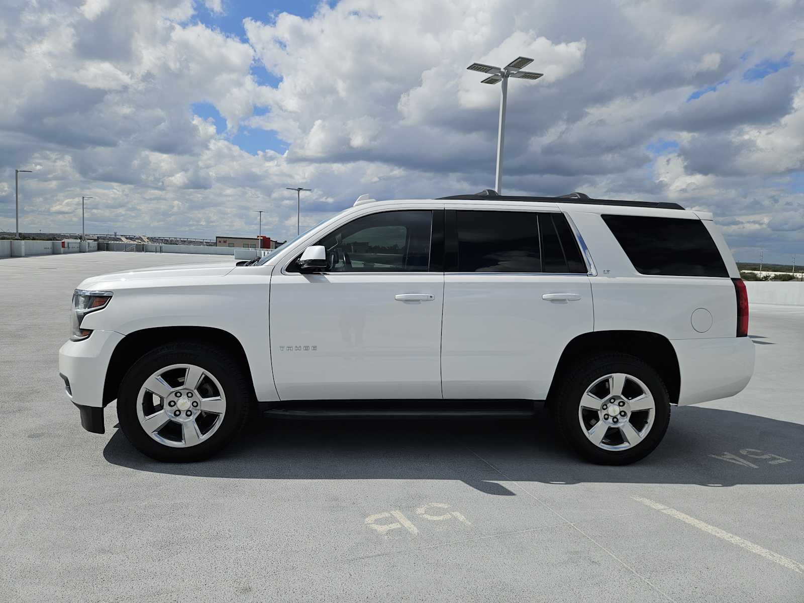 Used 2018 Iridescent Pearl Tricoat Chevrolet LT image 4