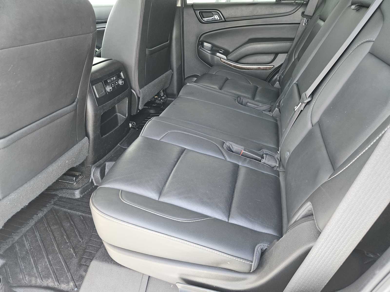 Used 2018 Iridescent Pearl Tricoat Chevrolet LT image 28