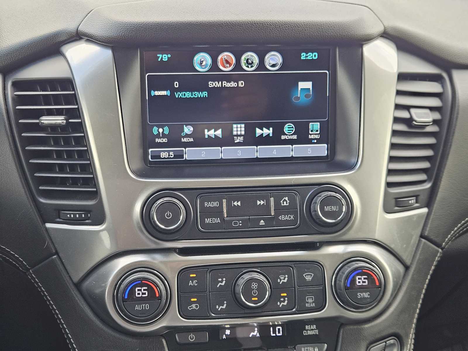 Used 2018 Iridescent Pearl Tricoat Chevrolet LT image 16