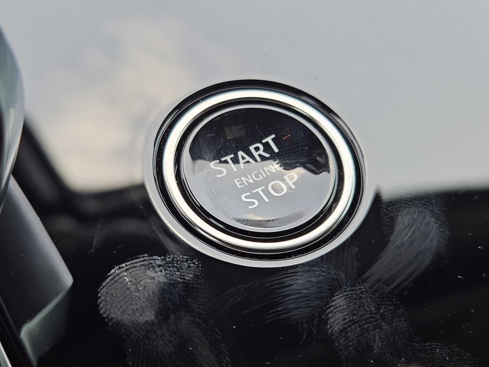 New 2026 SANTORINI BLACK Land Rover Dynamic SE image 19