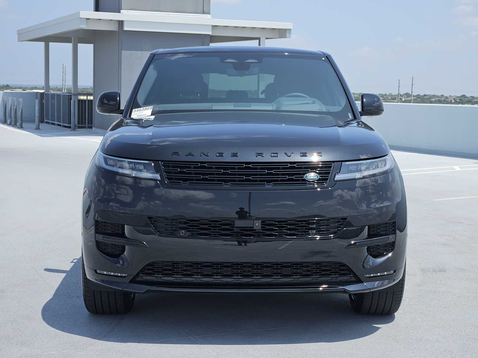 New 2026 SANTORINI BLACK Land Rover Dynamic SE image 2