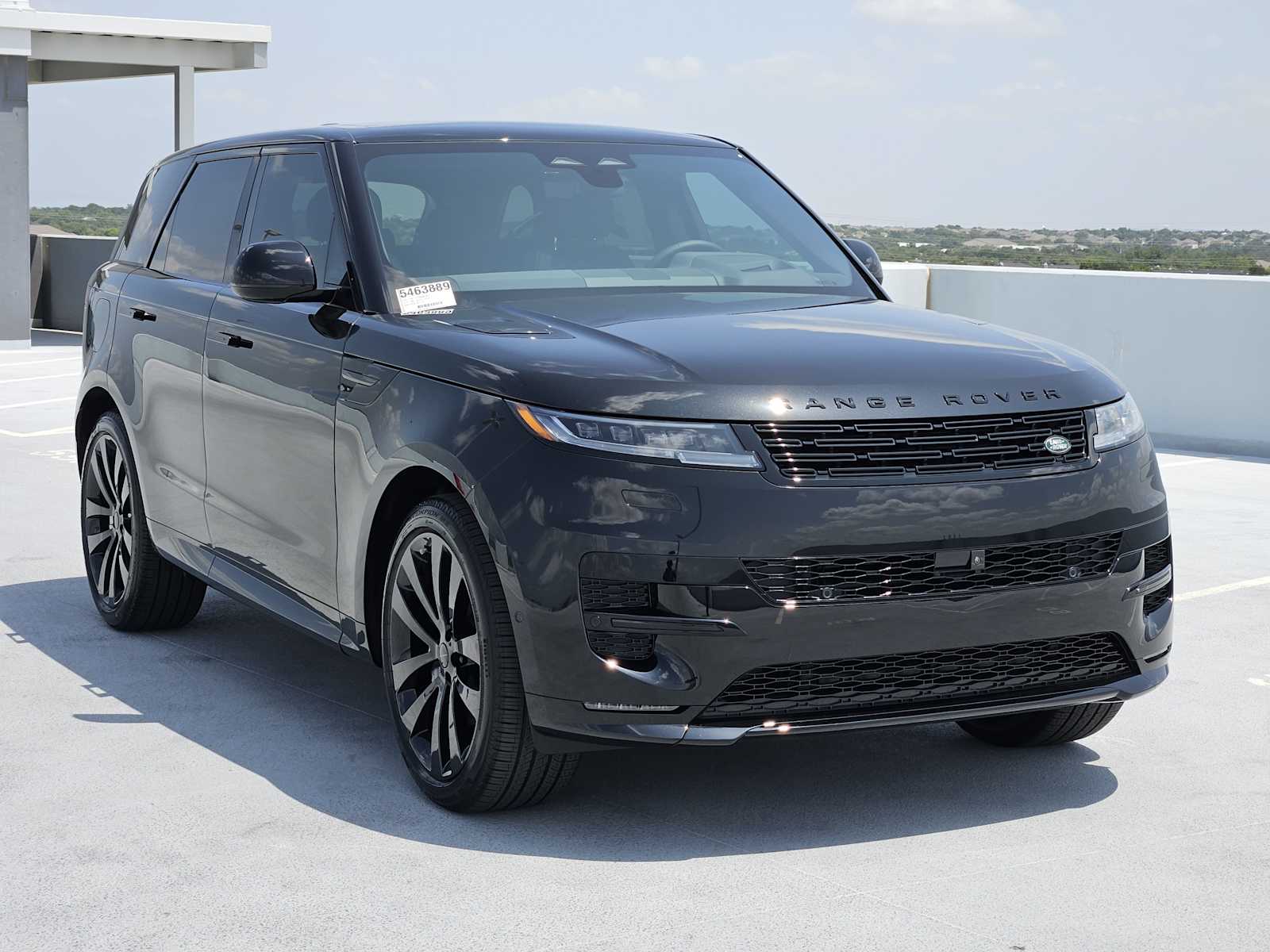 New 2026 SANTORINI BLACK Land Rover Dynamic SE image 3