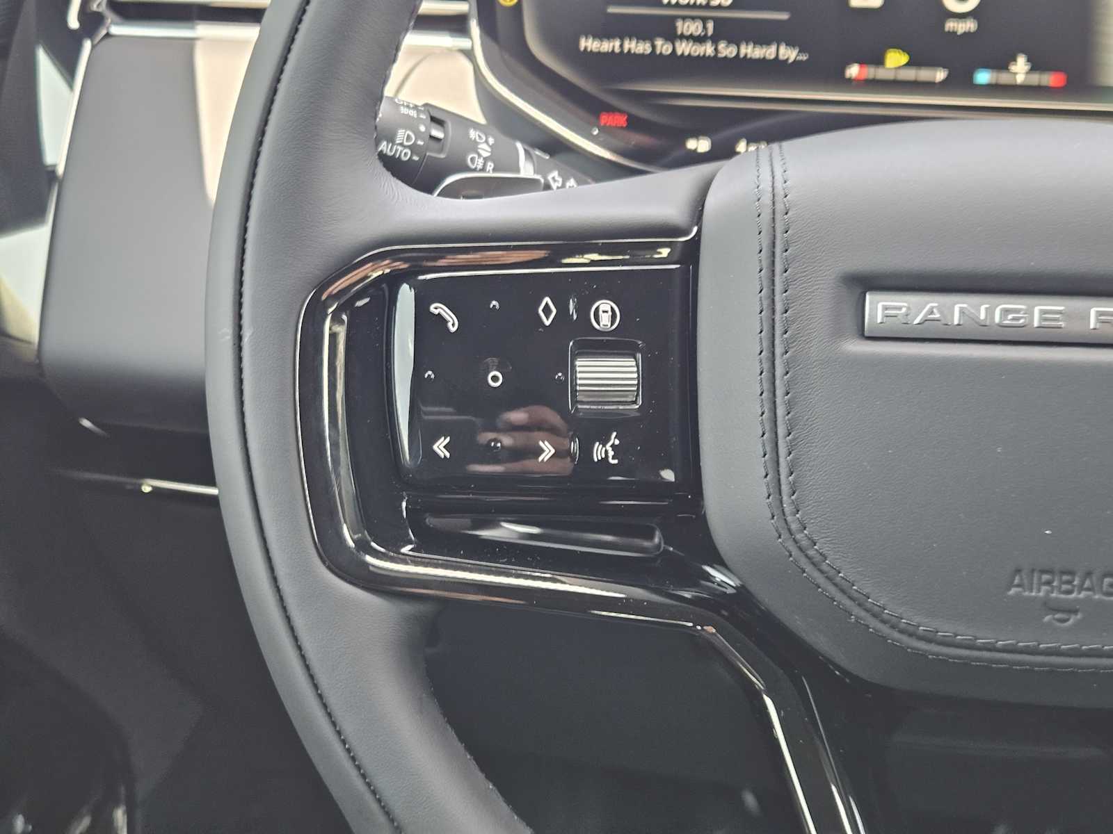 New 2026 SANTORINI BLACK Land Rover Dynamic SE image 26