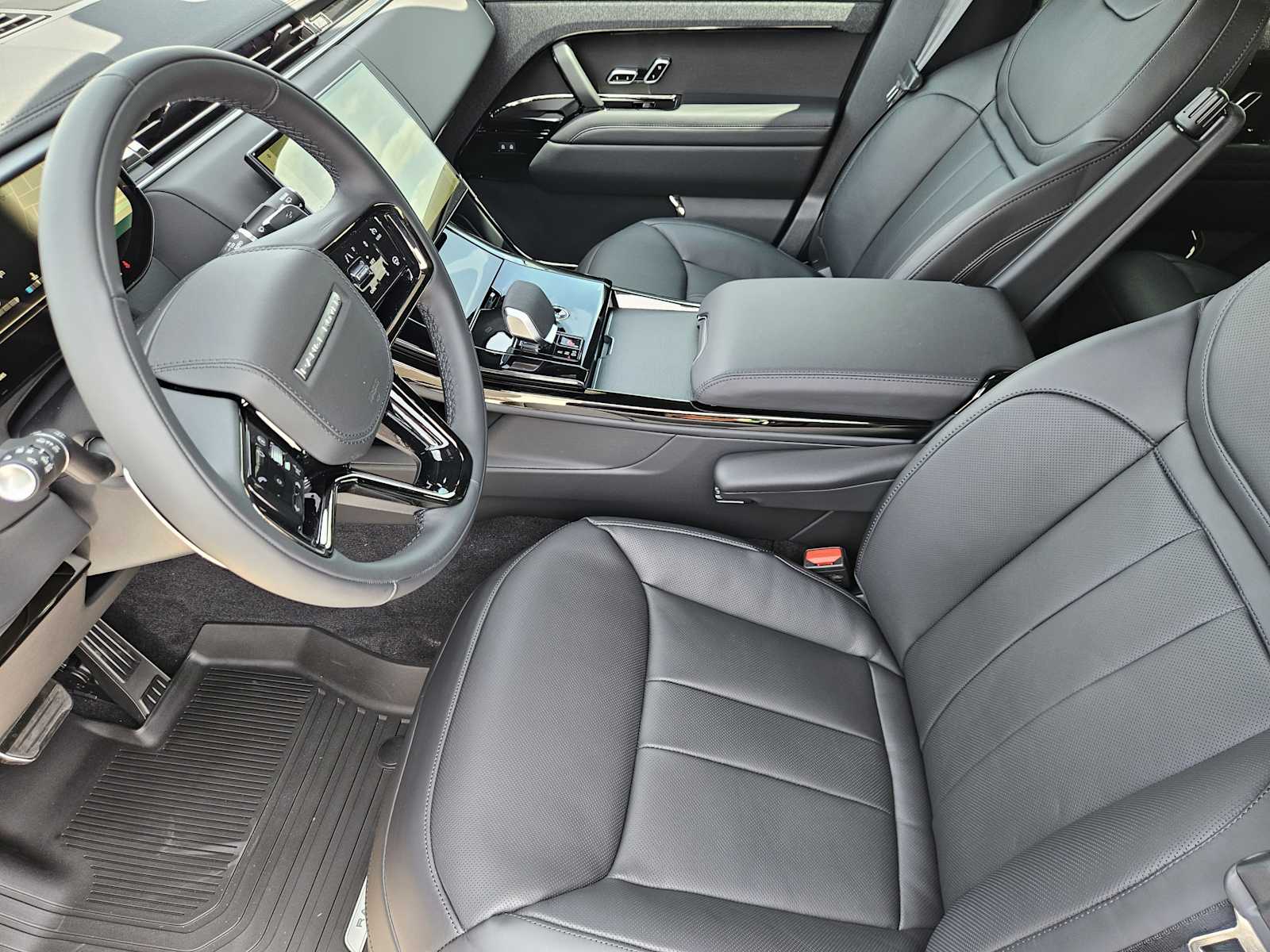 New 2026 SANTORINI BLACK Land Rover Dynamic SE image 12