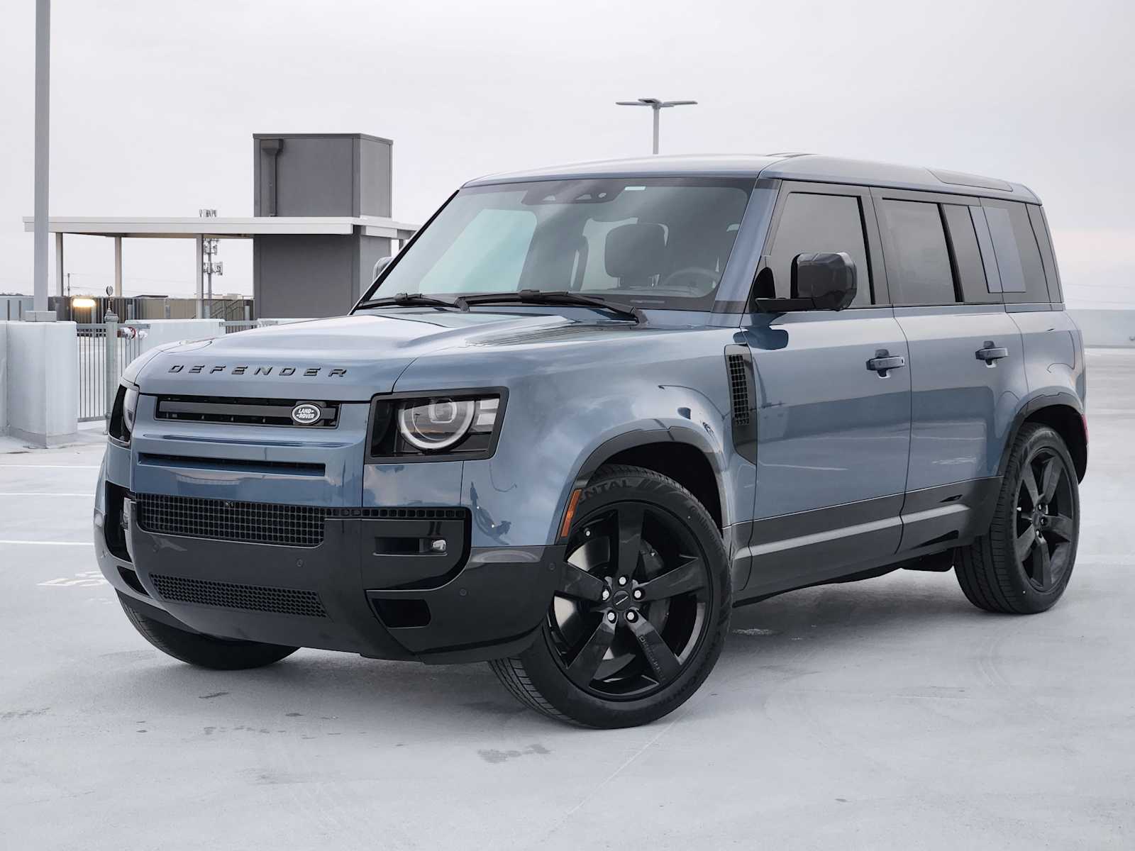 2026 Land Rover Defender 110 P500 X-Dynamic SE AWD