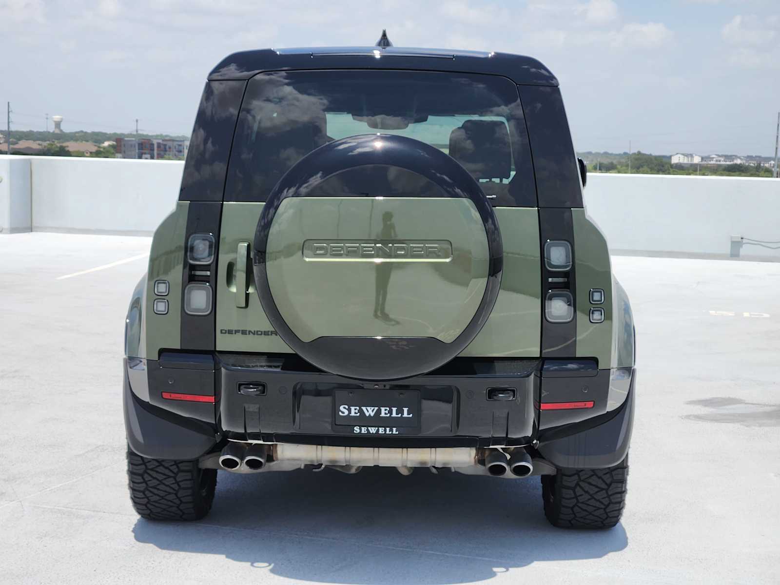 New 2026 WOOLSTONE GREEN Land Rover X-Dynamic SE image 6