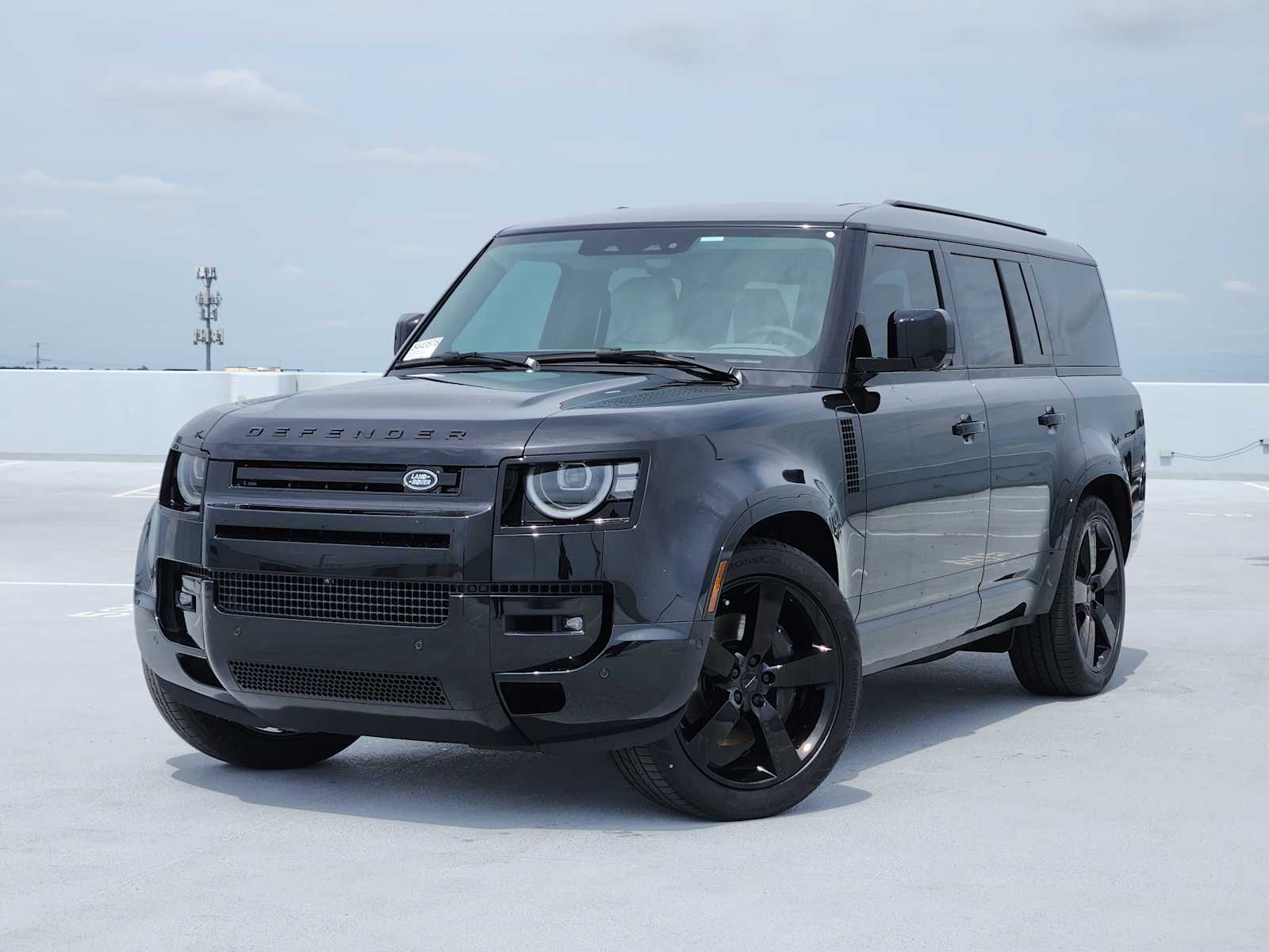 New 2026 Land Rover Defender X-Dynamic SE Sport Utility in