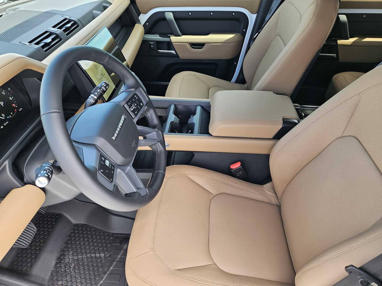 New 2026 FUJI WHITE Land Rover X-Dynamic SE image 12