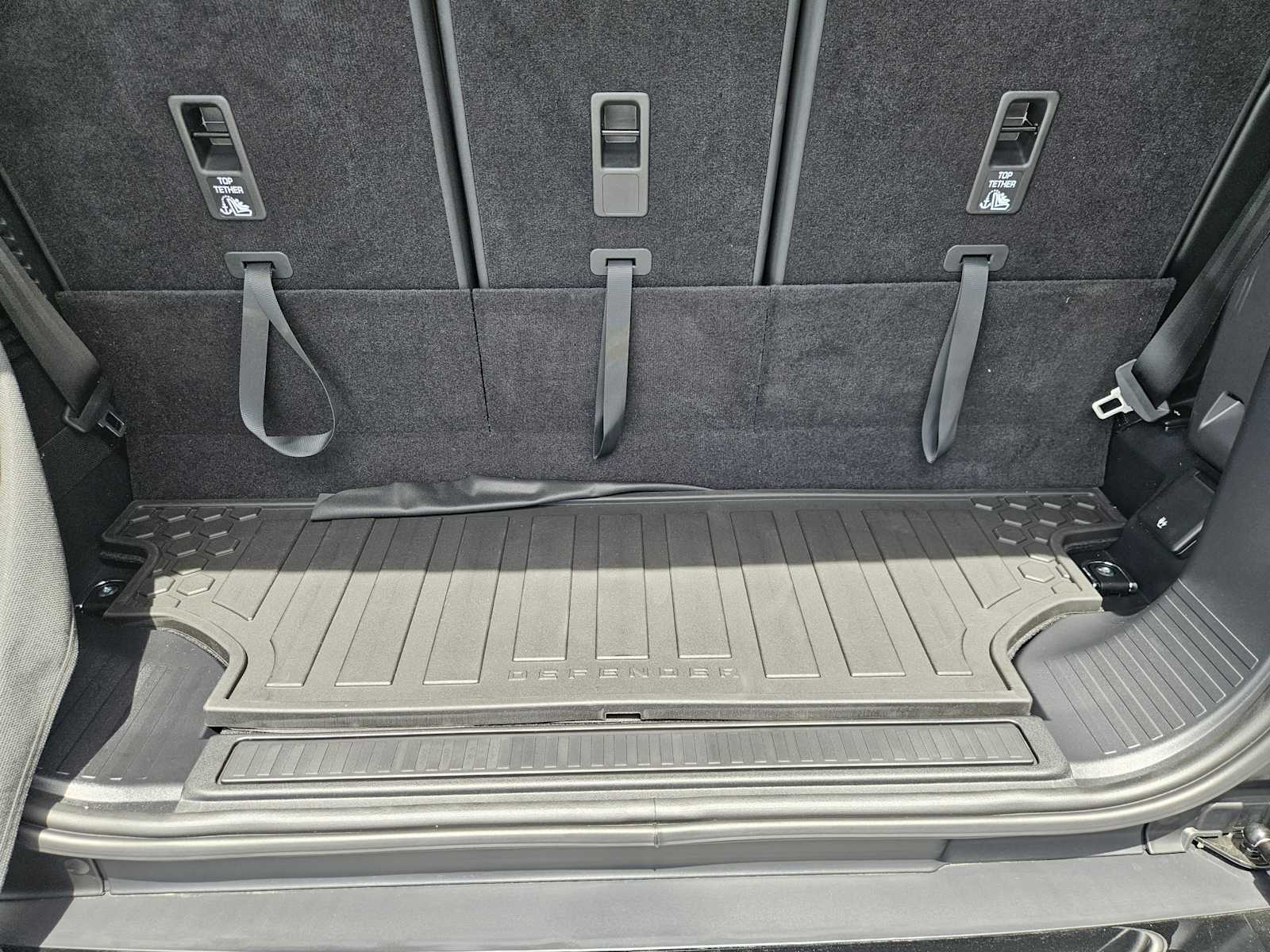 New 2026 FUJI WHITE Land Rover X-Dynamic SE image 33