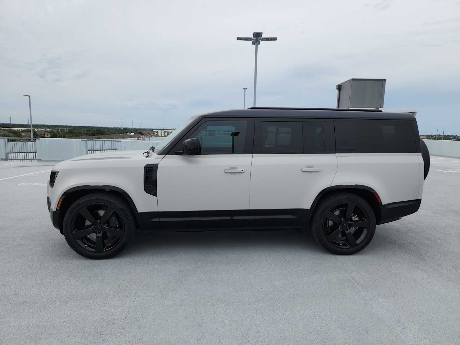 New 2026 Land Rover Defender X-Dynamic SE Sport Utility in #5416444 ...