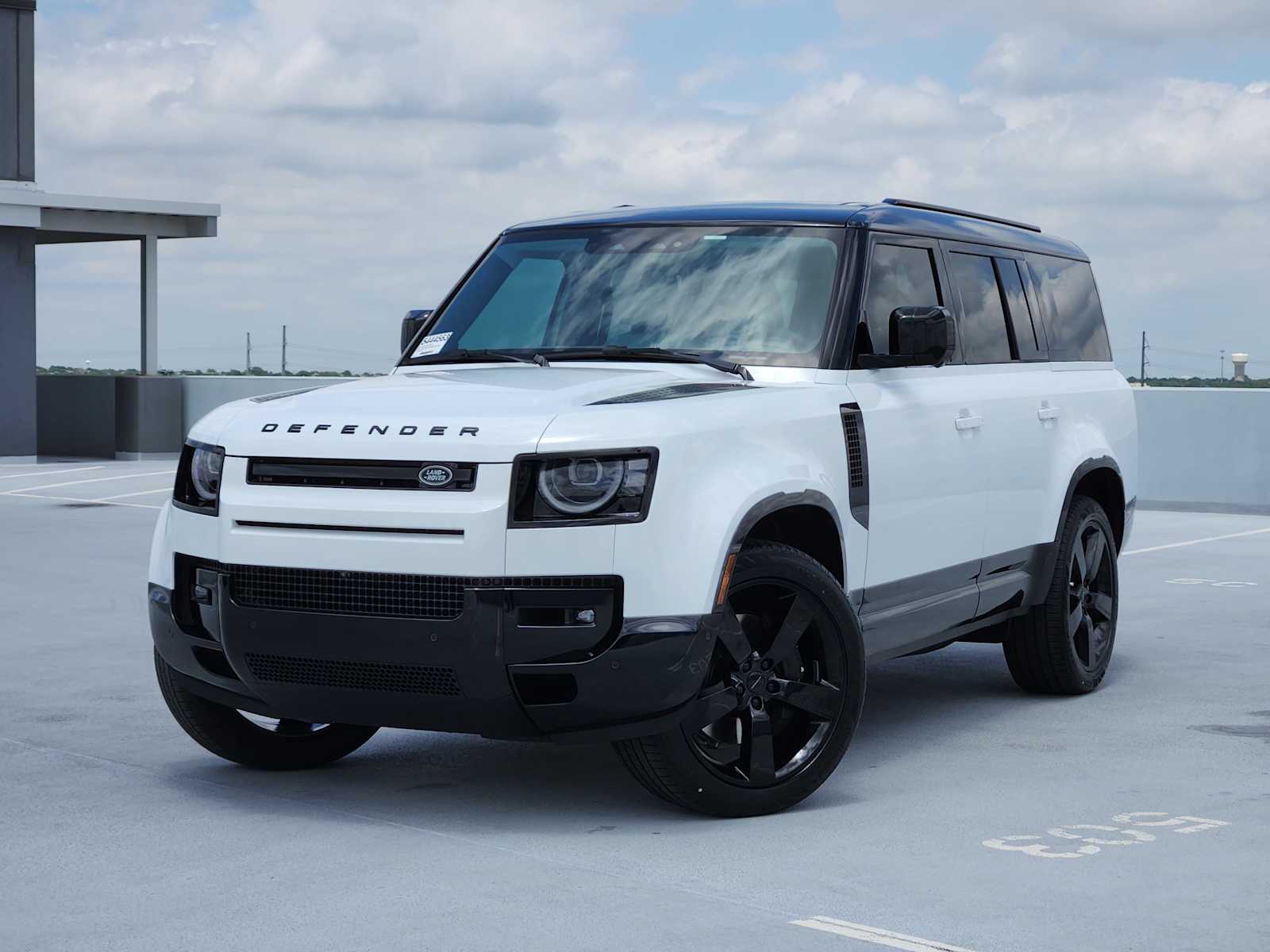 New 2026 Land Rover Defender X-Dynamic SE Sport Utility in
