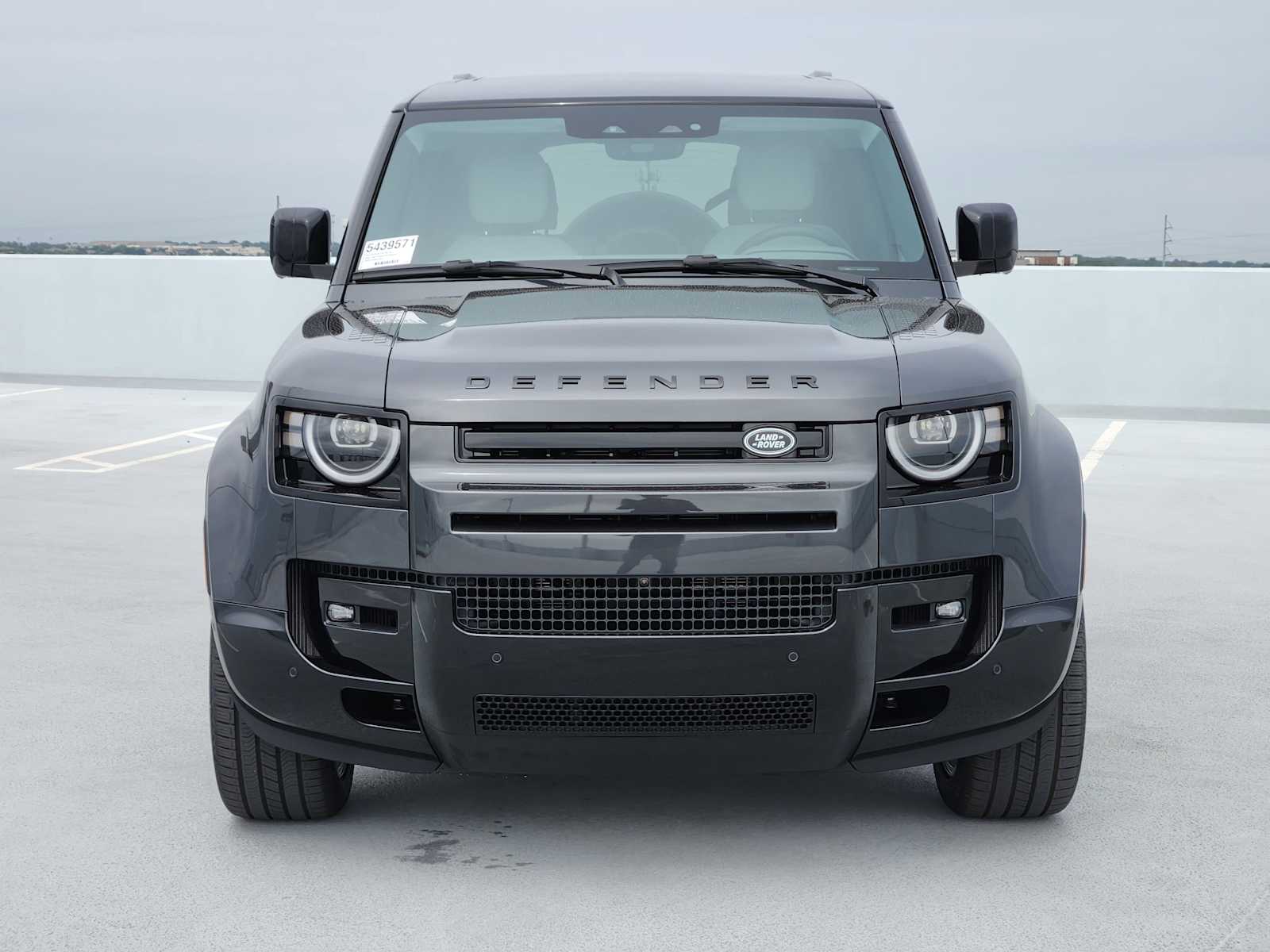 New 2026 Land Rover Defender X-Dynamic SE Sport Utility in 