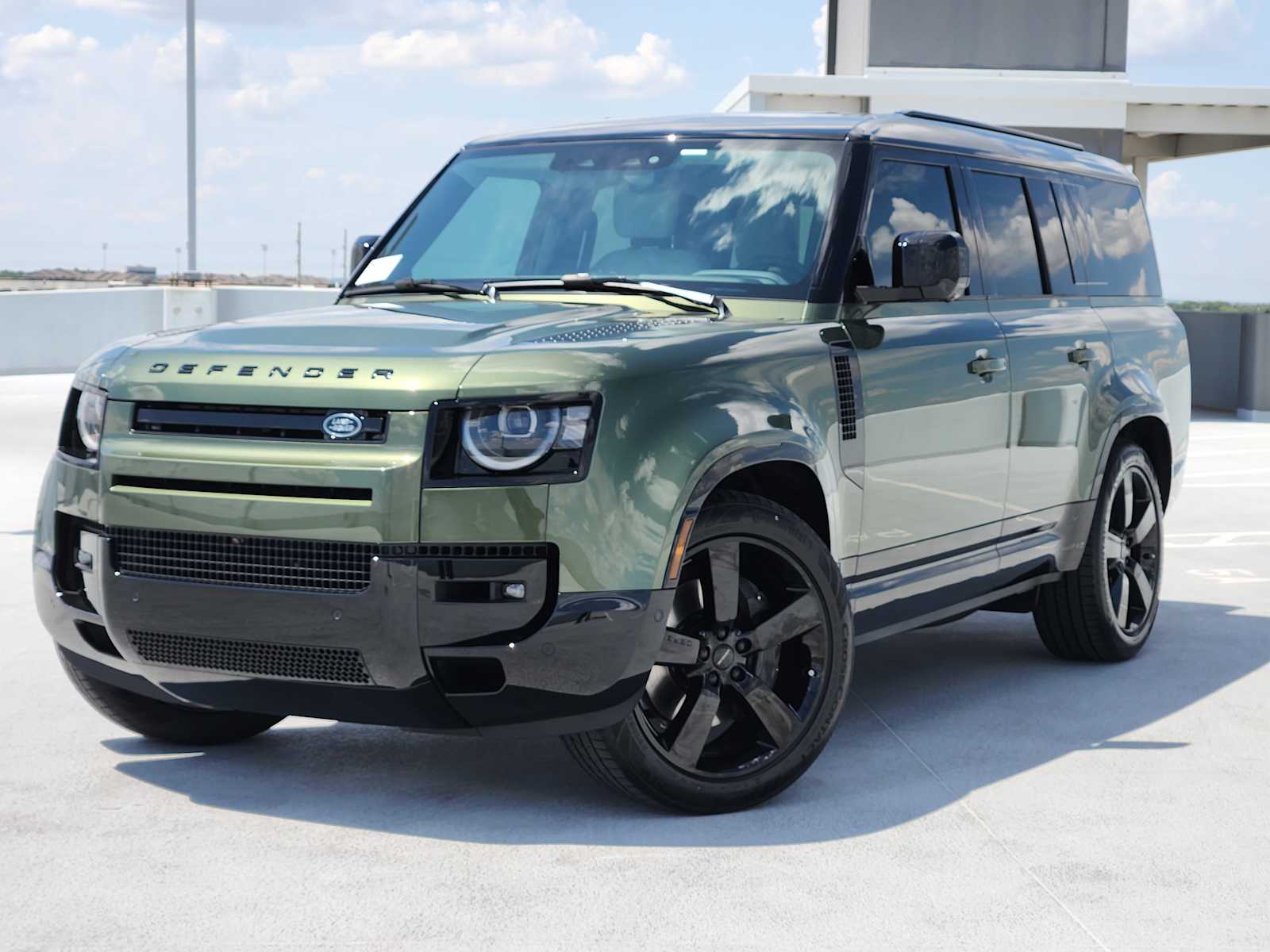 New 2026 Land Rover Defender X-Dynamic SE Sport Utility in