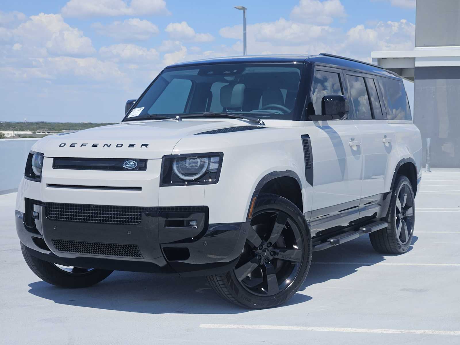 New 2026 Land Rover Defender X-Dynamic SE Sport Utility in