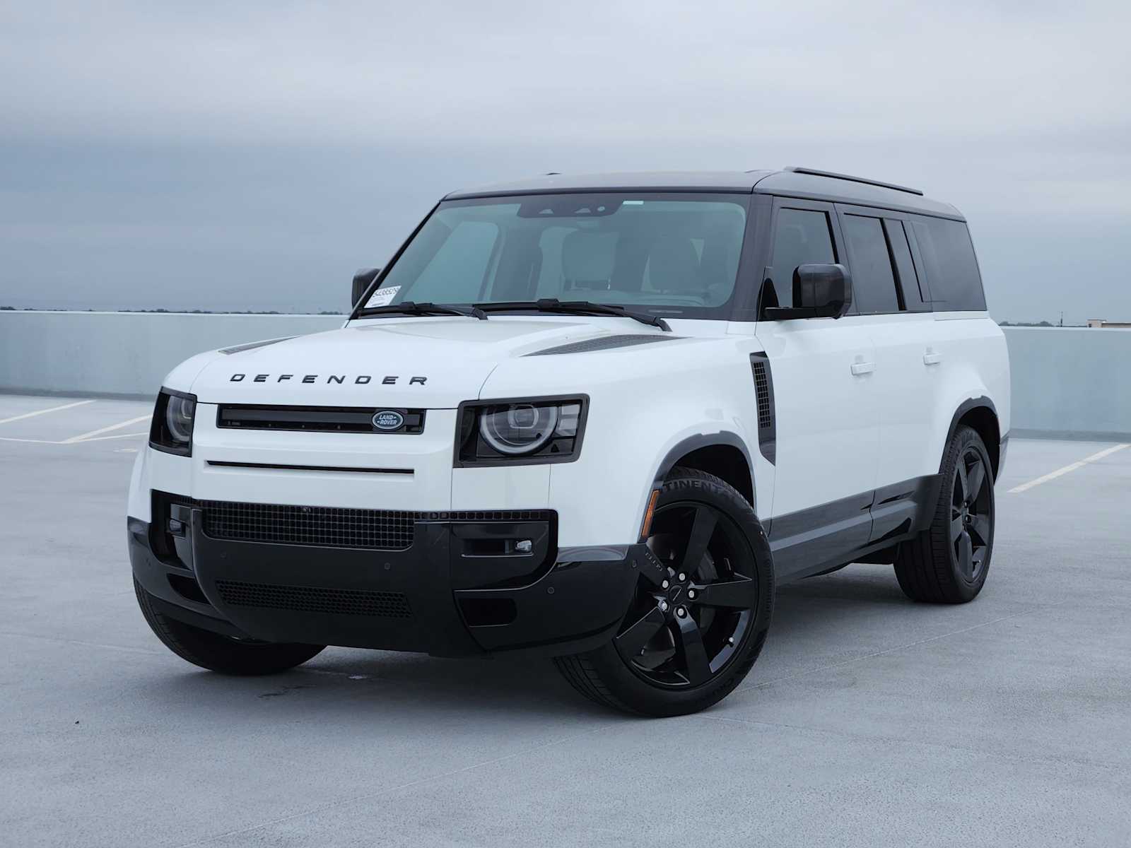 New 2026 Land Rover Defender X-Dynamic SE Sport Utility in