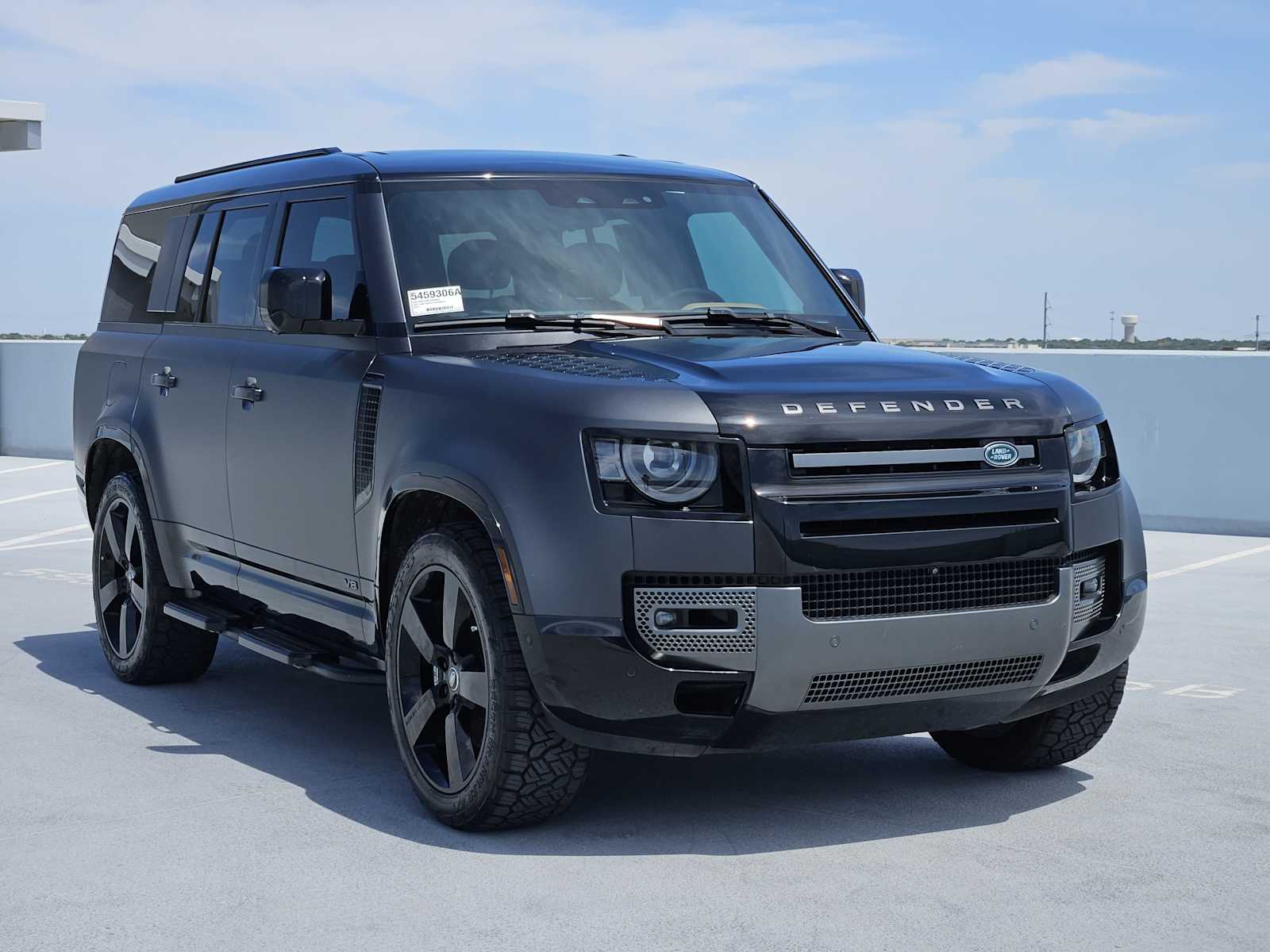 Certified Used 2025 Carpathian Grey Premium Metallic Land Rover V8 image 3