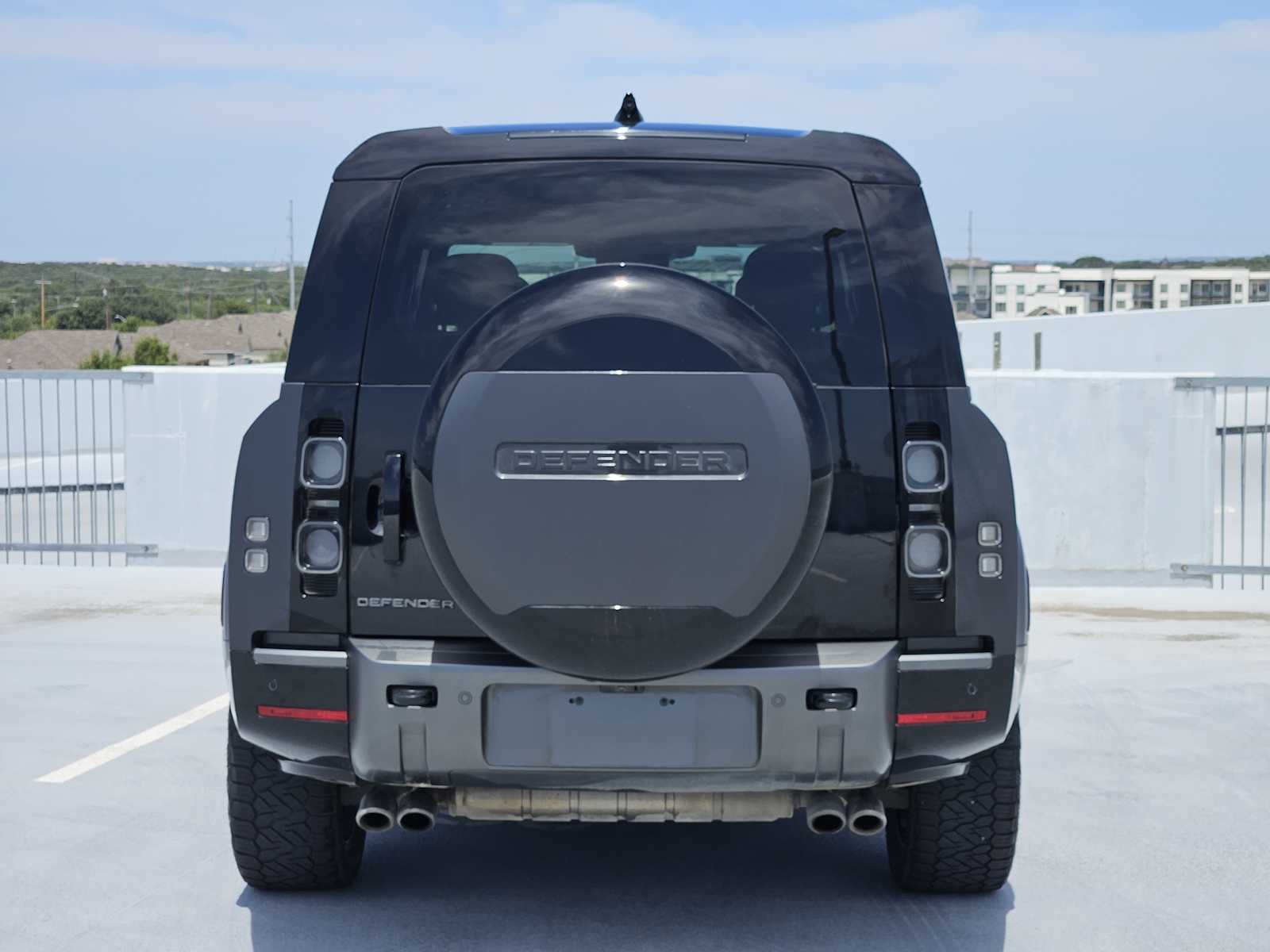 Certified Used 2025 Carpathian Grey Premium Metallic Land Rover V8 image 6