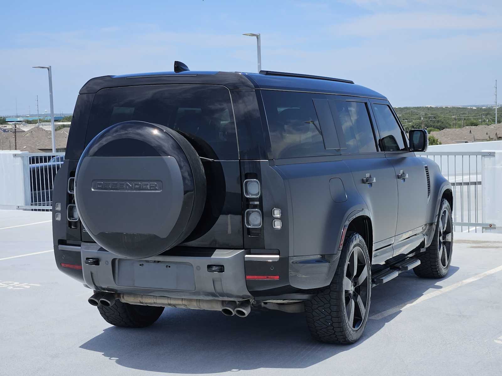Certified Used 2025 Carpathian Grey Premium Metallic Land Rover V8 image 7