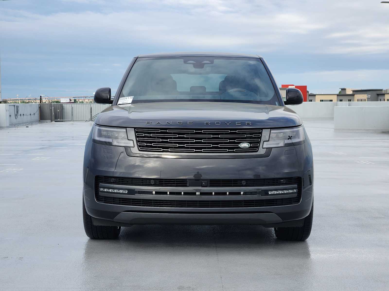 New 2026 CARPATHIAN GREY Land Rover SE image 2