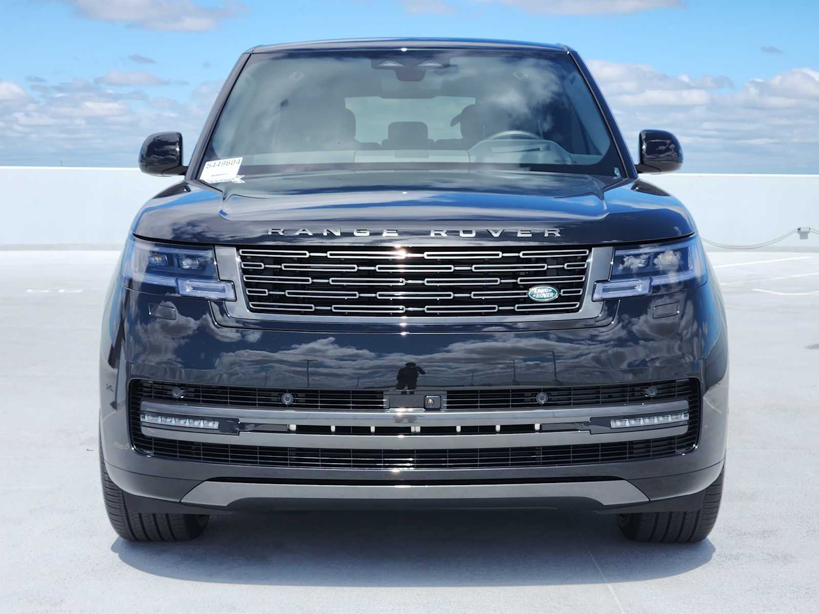 New 2026 SANTORINI BLACK Land Rover SE image 2