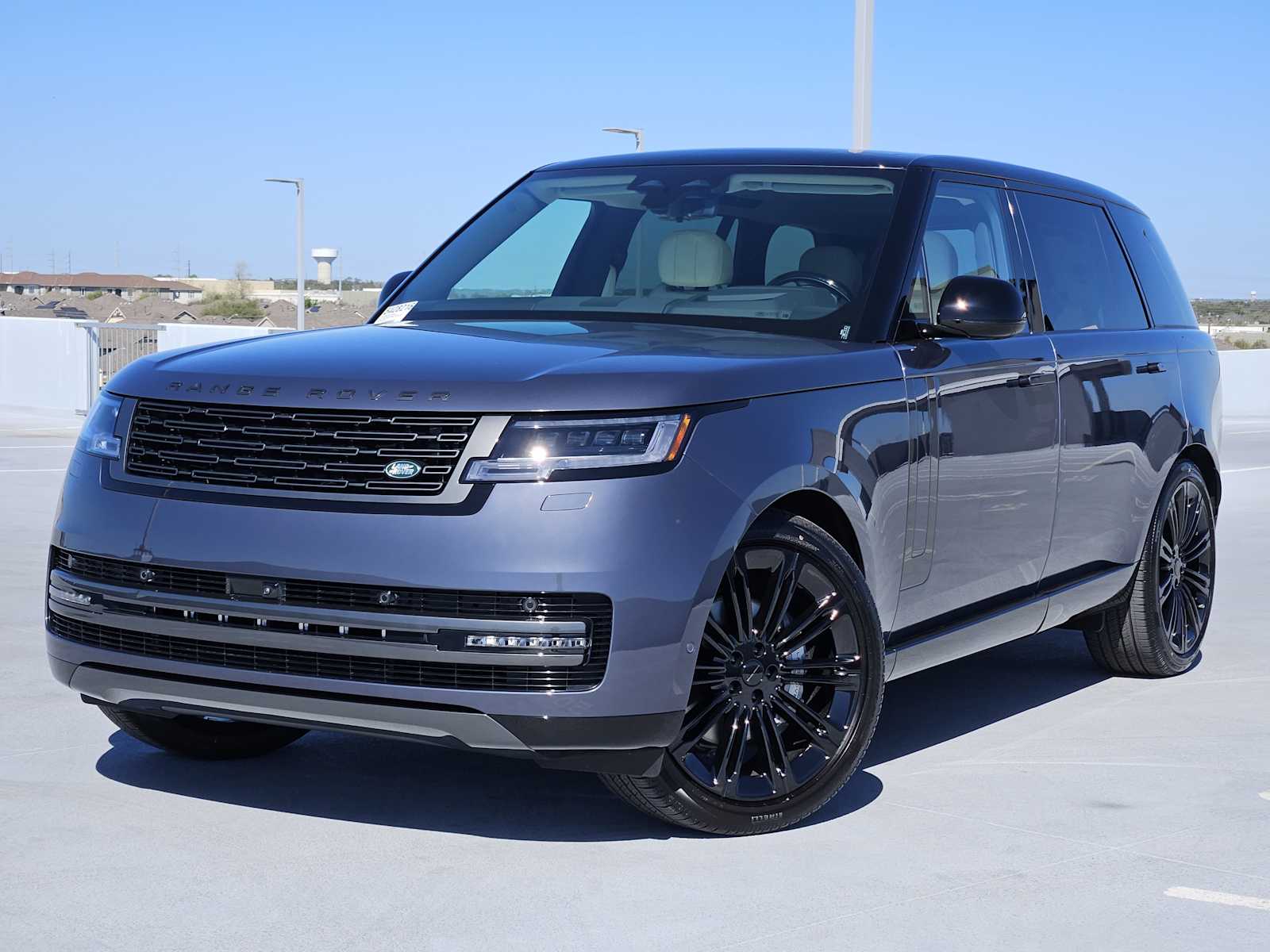 2026 Land Rover Range Rover P400 SE LWB AWD