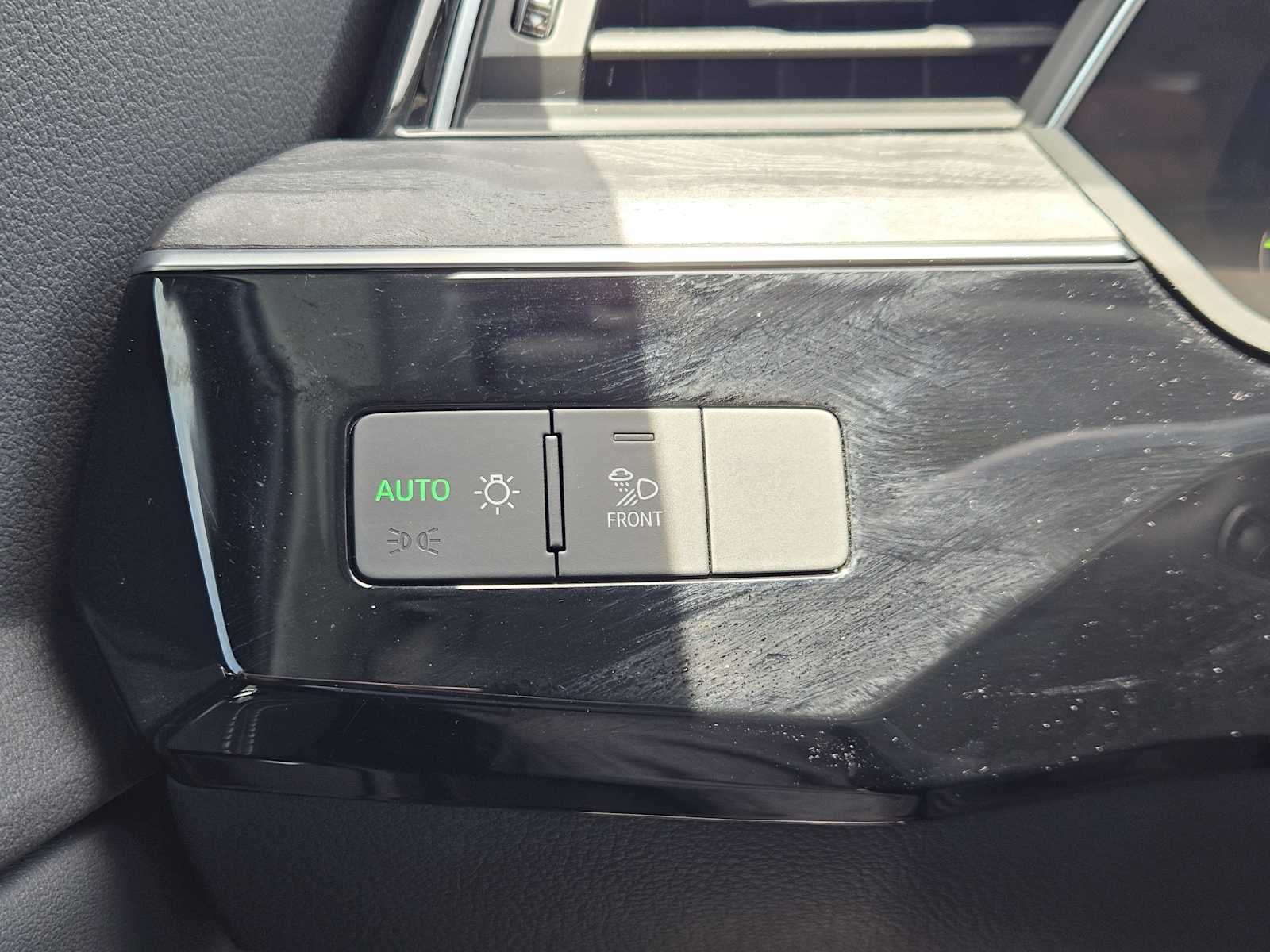 Used 2021 Florett Silver Metallic Audi Premium image 21