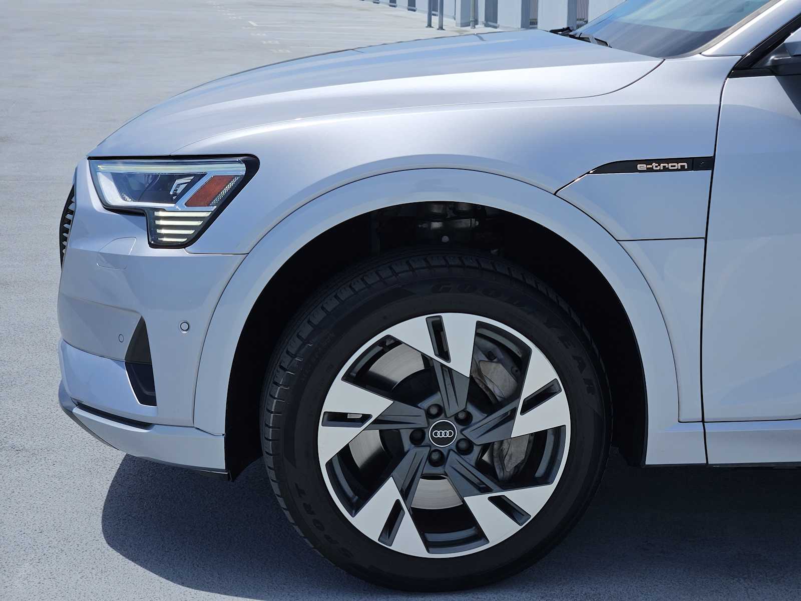 Used 2021 Florett Silver Metallic Audi Premium image 9