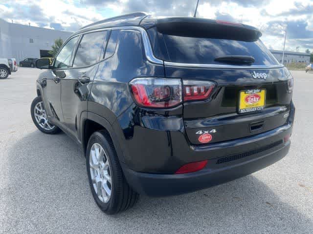 2022 Jeep Compass Latitude Lux 7