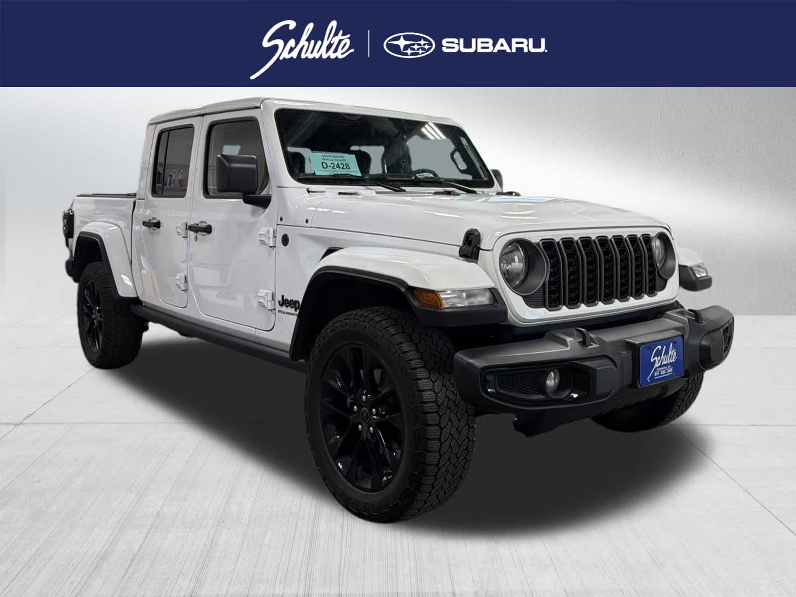 Bright White Clearcoat 2025 Jeep Gladiator NightHawk Crew Cab 4WD Pickup Truck Four-Wheel Drive 8-Speed Automatic