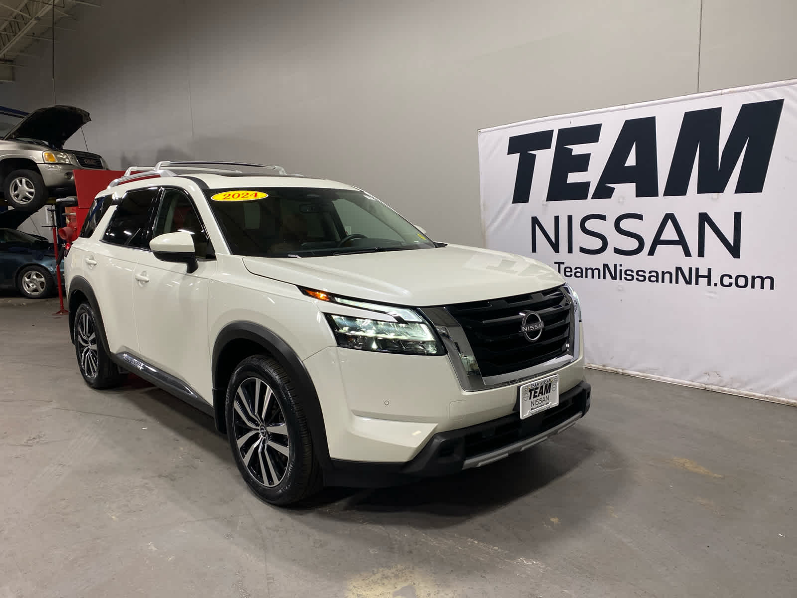 2024 Nissan Pathfinder Platinum 4WD