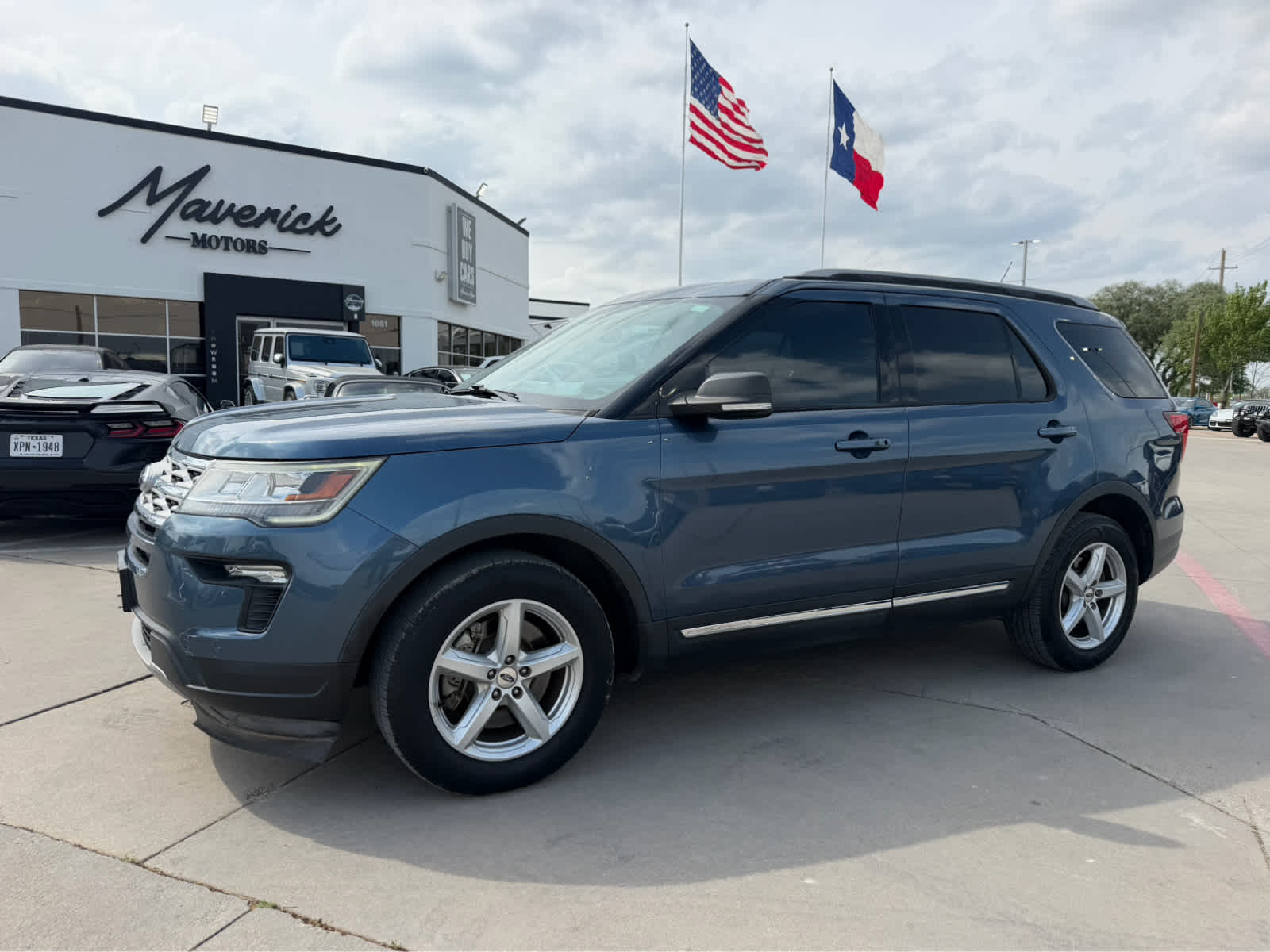 Blue Metallic 2019 Ford Explorer XLT SUV / Crossover Front-Wheel Drive 6-Speed Automatic