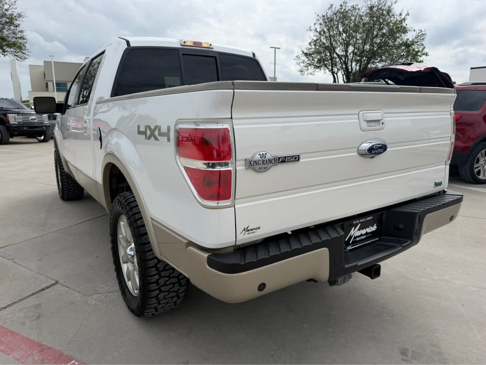 View vehicle photo 2