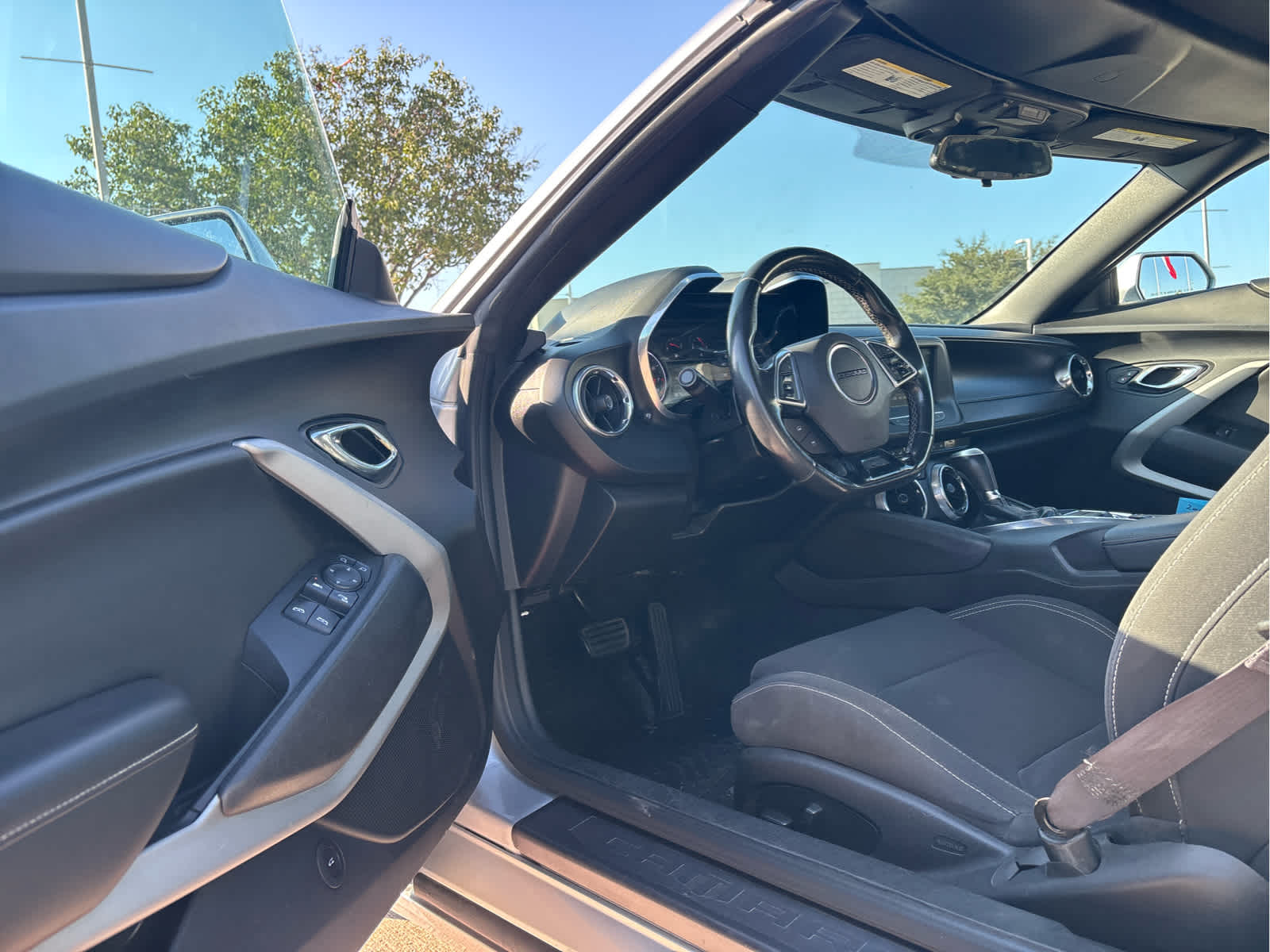 2017 Chevrolet Camaro 1LT, photo 5 of 8