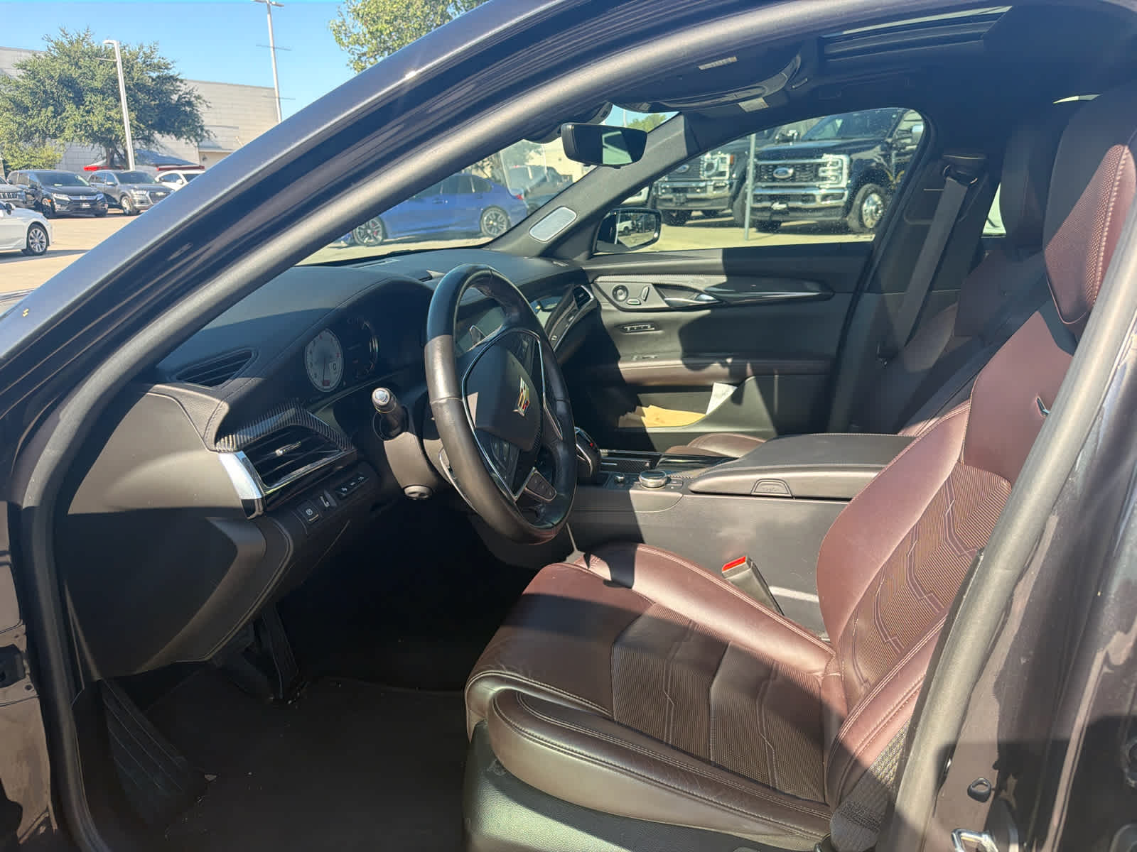 View vehicle photo 7