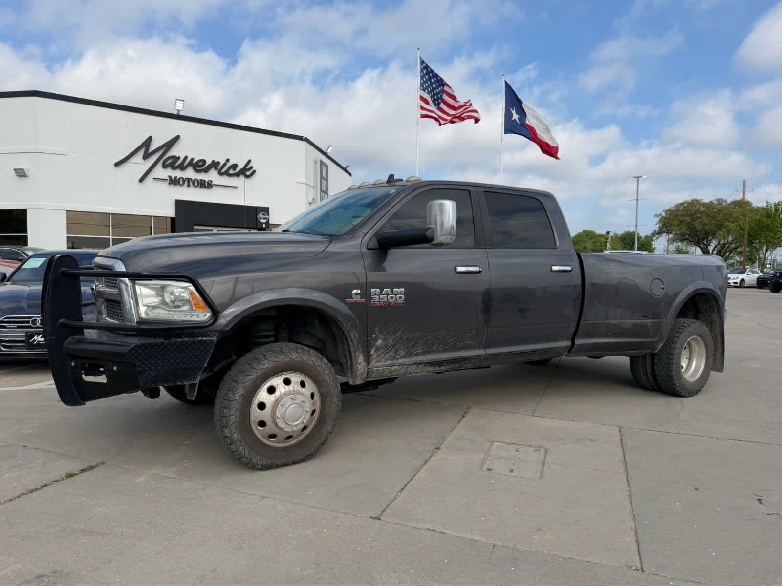 2016 RAM 3500 Laramie Crew Cab LB DRW 4WD