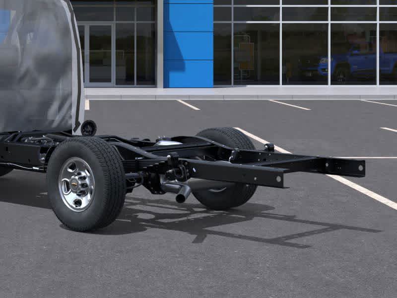 Summit White 2025 Chevrolet Express Chassis 3500 Cutaway 139 Van Rear-Wheel Drive 8-Speed Automatic