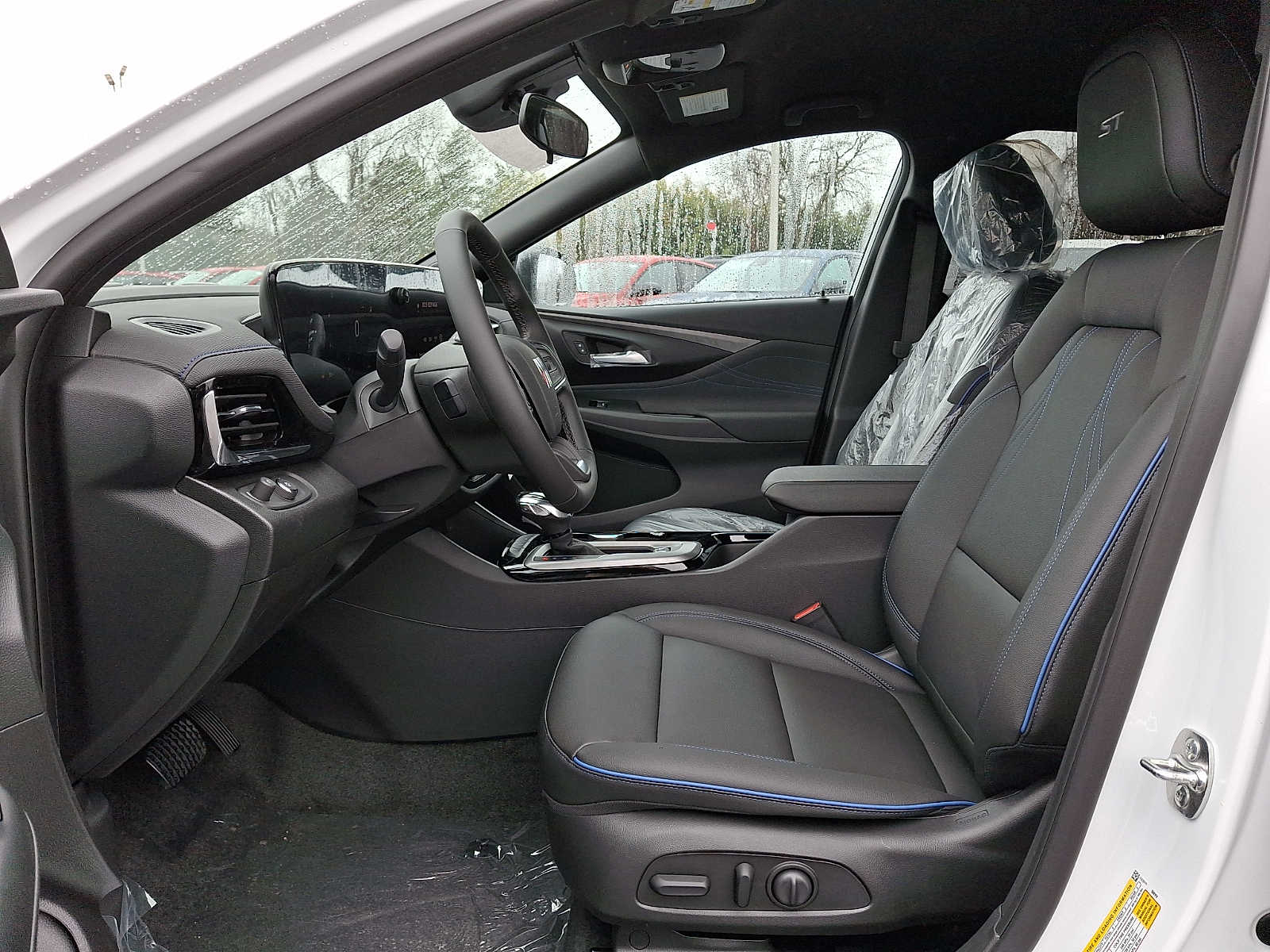 View vehicle photo 6