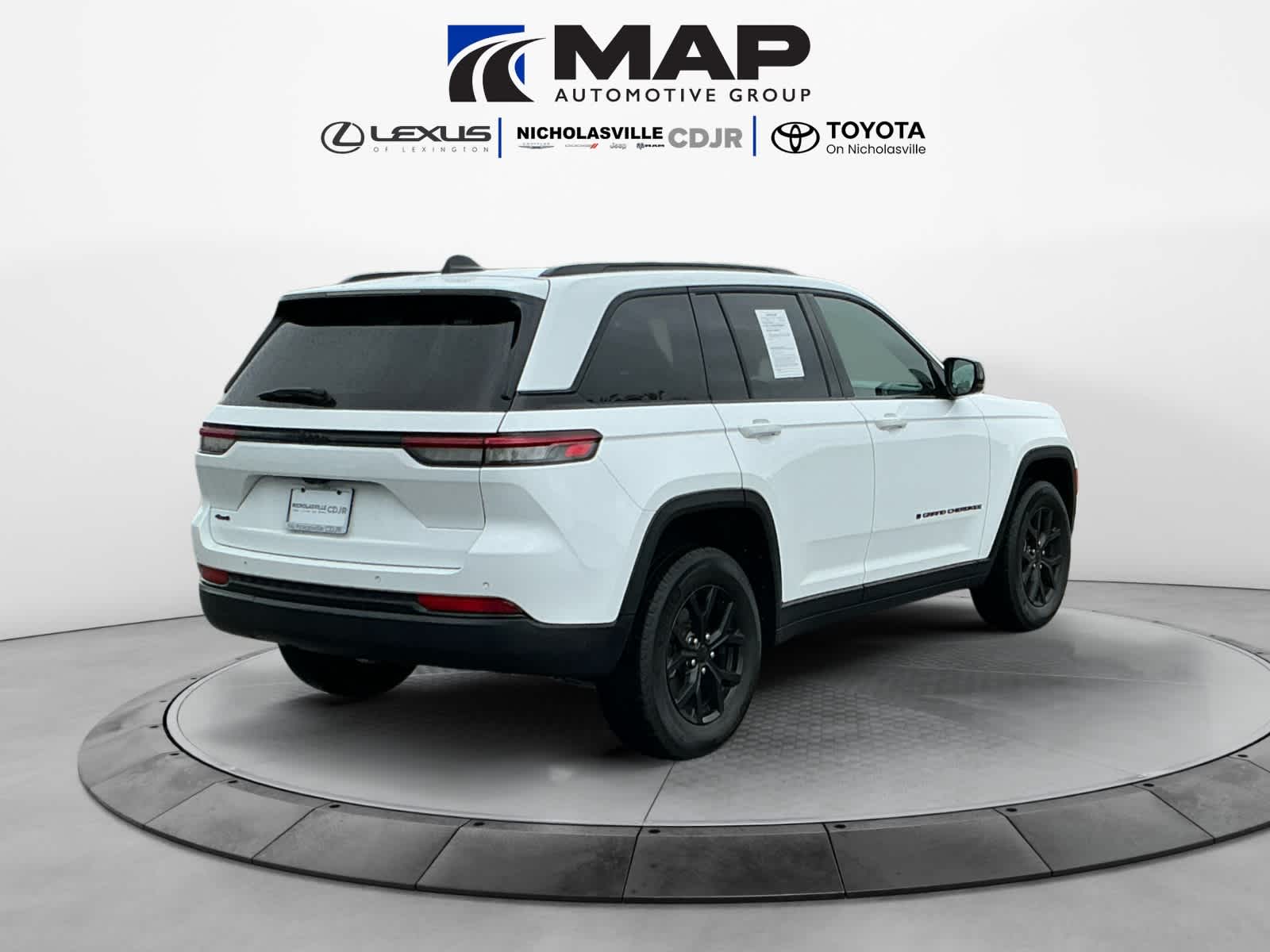Used 2025 Jeep Grand Cherokee SUV