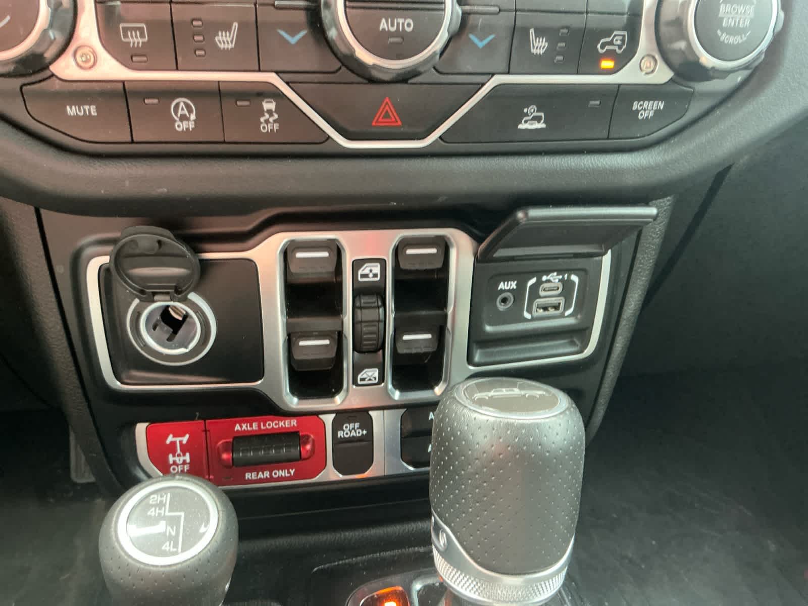 Used 2024 Jeep Gladiator Sedan