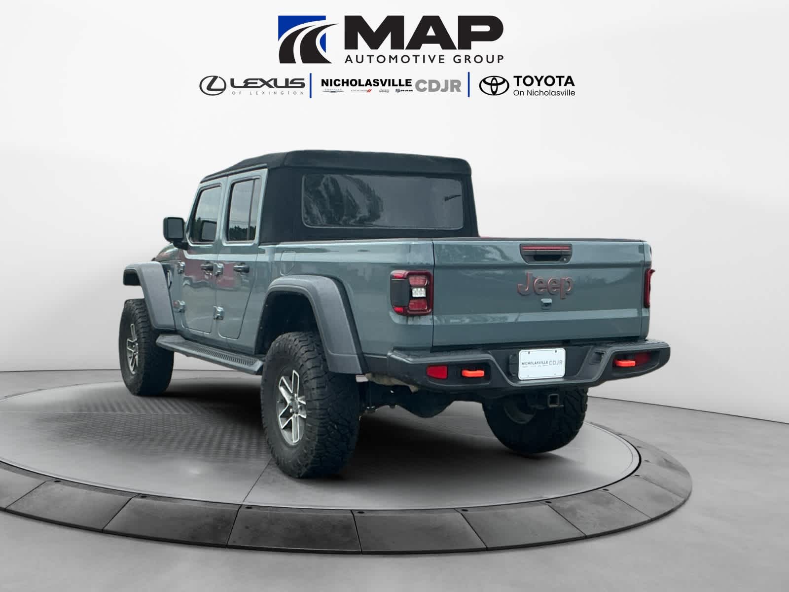 Used 2024 Jeep Gladiator Sedan